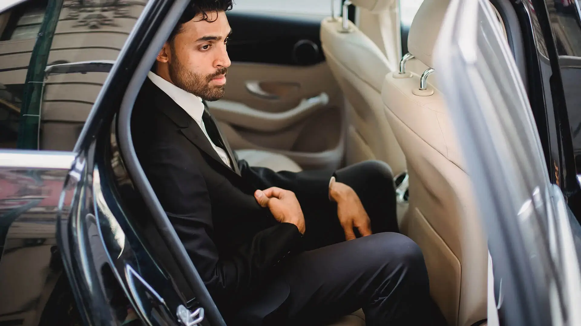 Read more about the article Chauffeur Service Gold Coast | Felix Chauffeur Services